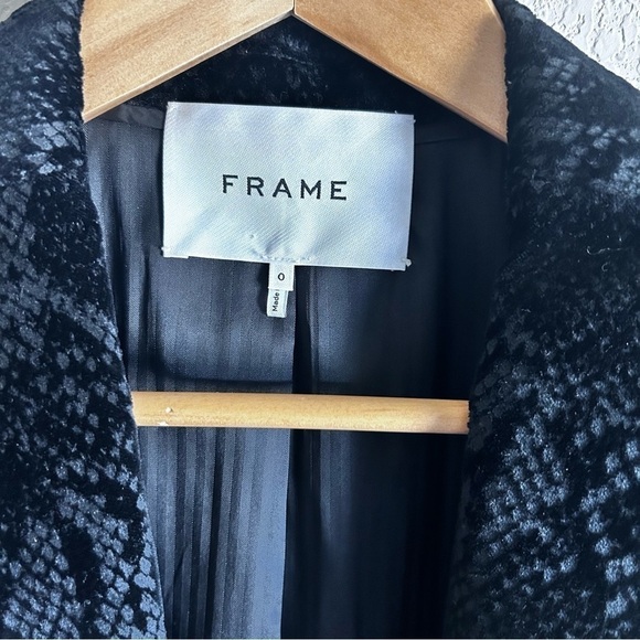 Frame Velvet Python Classic Blazer Black/Noir - Picture 9 of 16
